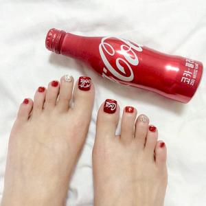 红色可口可乐脚趾甲美甲图片