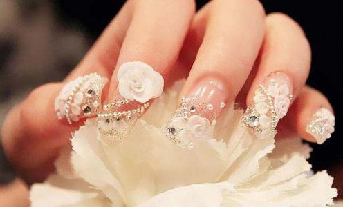 白色玫瑰珍珠钻石婚礼美甲